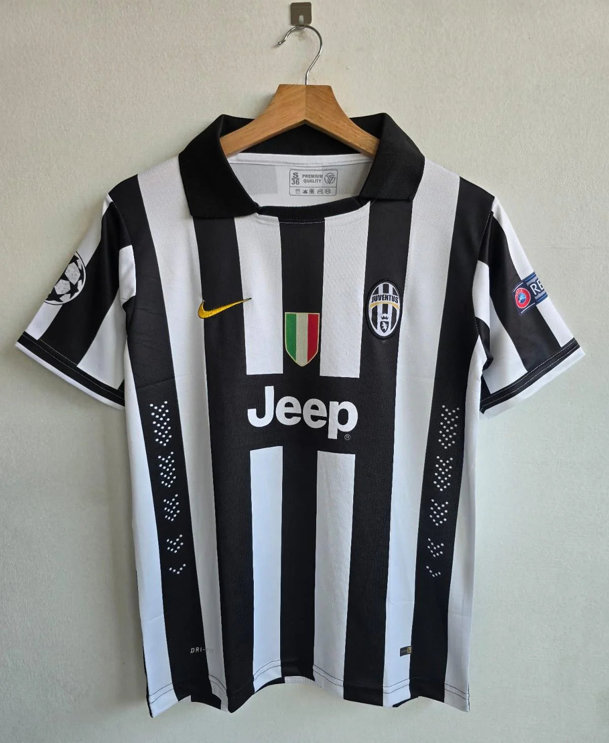 JUVENTUS 2014 - 2015 HOME JERSEY COLLAR EMBROIDERY POGBA