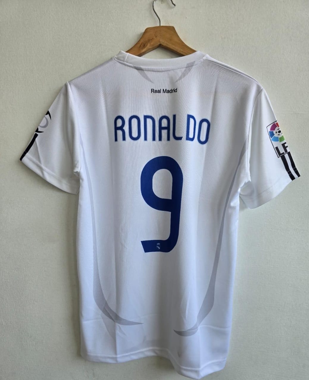 REAL MADRID 2006/2007 HOME JERSEY EMBROIDERY