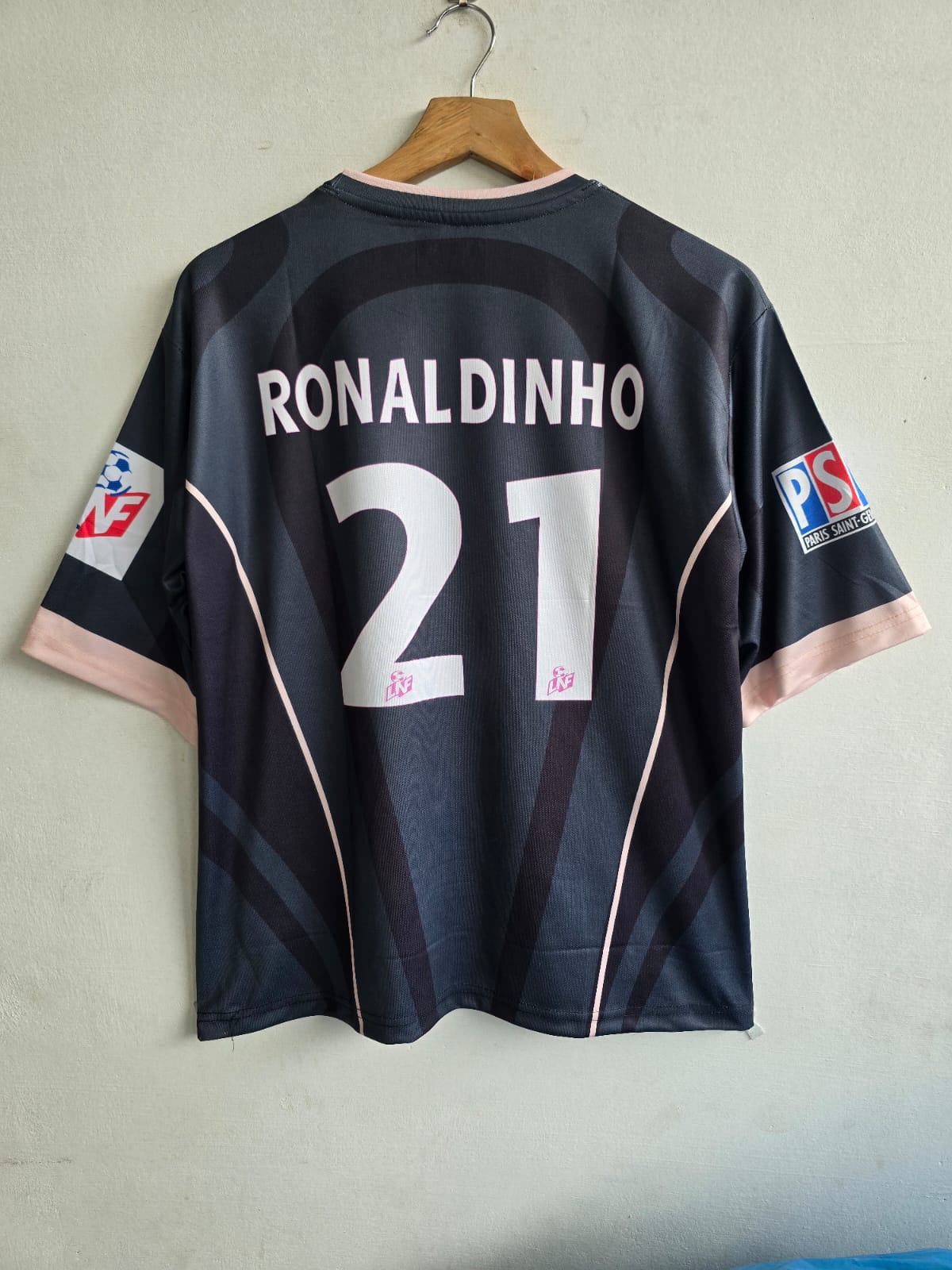 PSG 2001 - 2002 THIRD KIT FIVE SLEEVE RONALDINHO