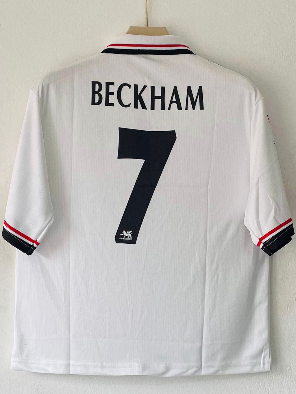 MANCHESTER UNITED 1997 - 1999 FIVE SLEEVE ZIP AWAY JERSEY BECKHAM