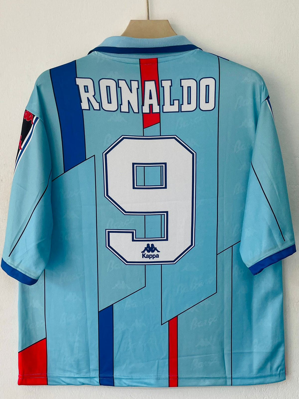 FC BARCELONA 1996 - 1997 FIVE SLEEVE AWAY JERSEY