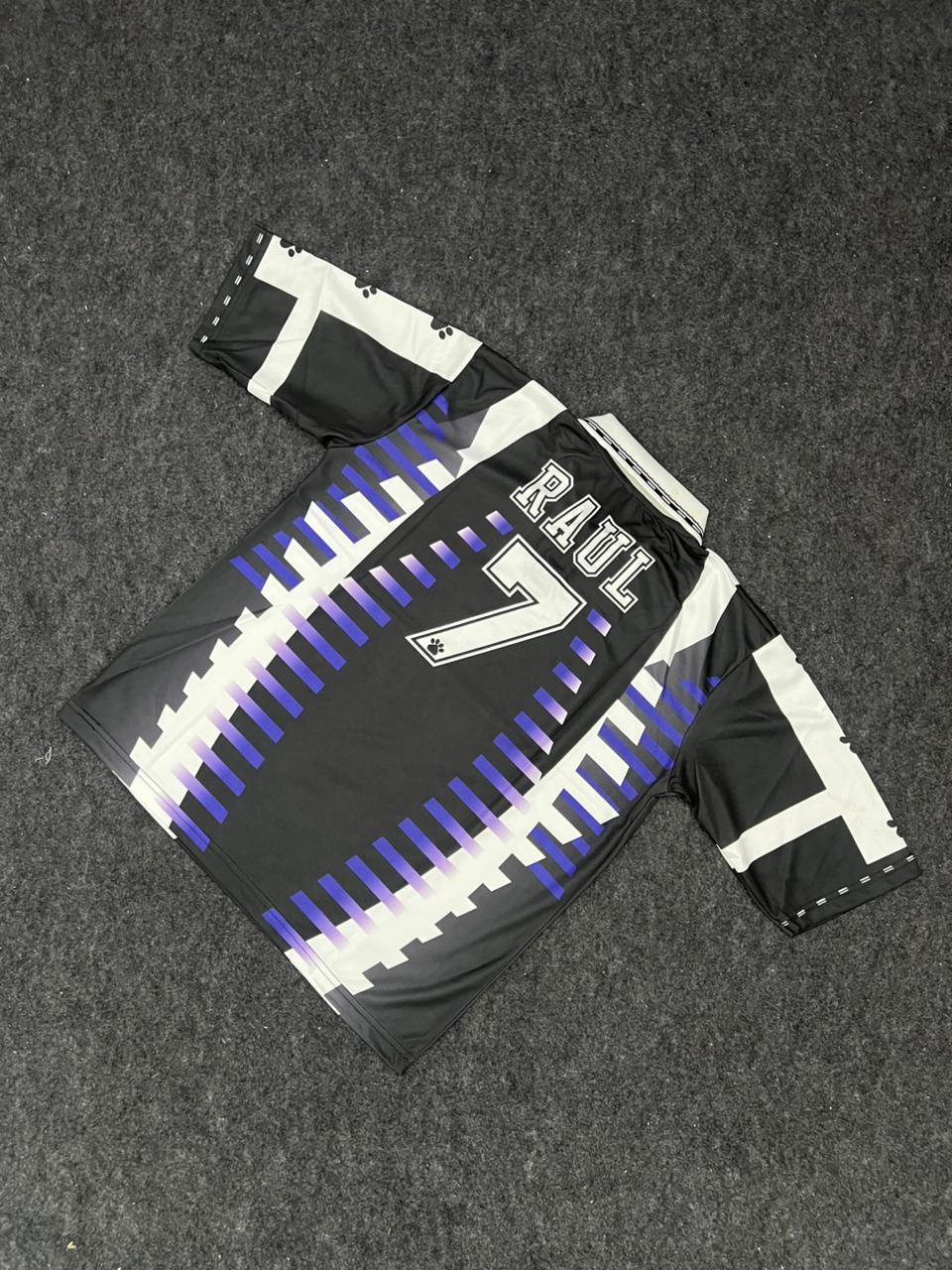 REAL MADRID 1997 - 1998  SIGNATURE FIVE SLEEVE THRID KIT RAUL
