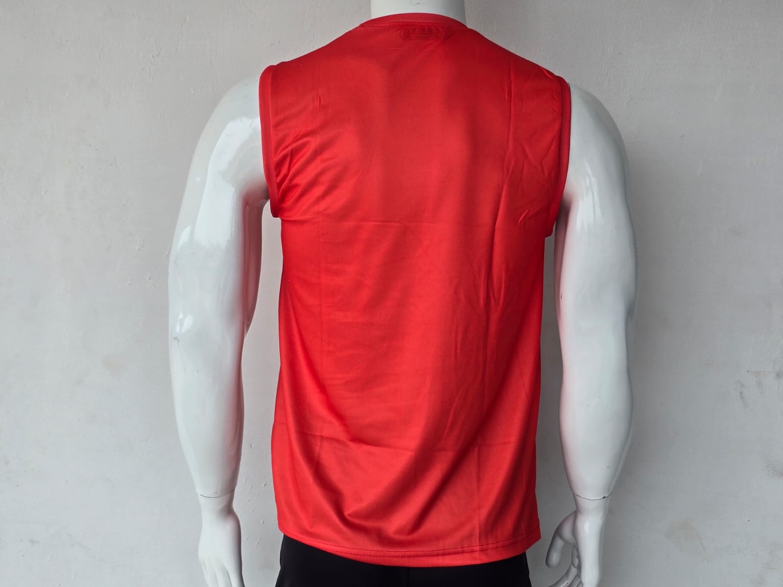 MANCHESTER UNITED 2024 - 2025 SLEEVELESS EMBROIDERY TRAINING JERSEY