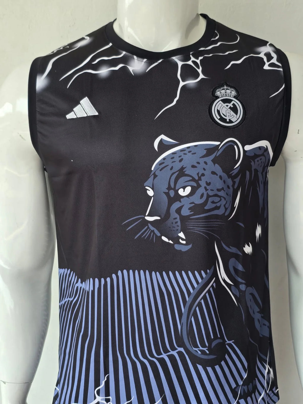 REAL MADRID 2024 - 2025 PANTHER TRAINING EMBROIDERY BLACK JERSEY SLEEVELESS