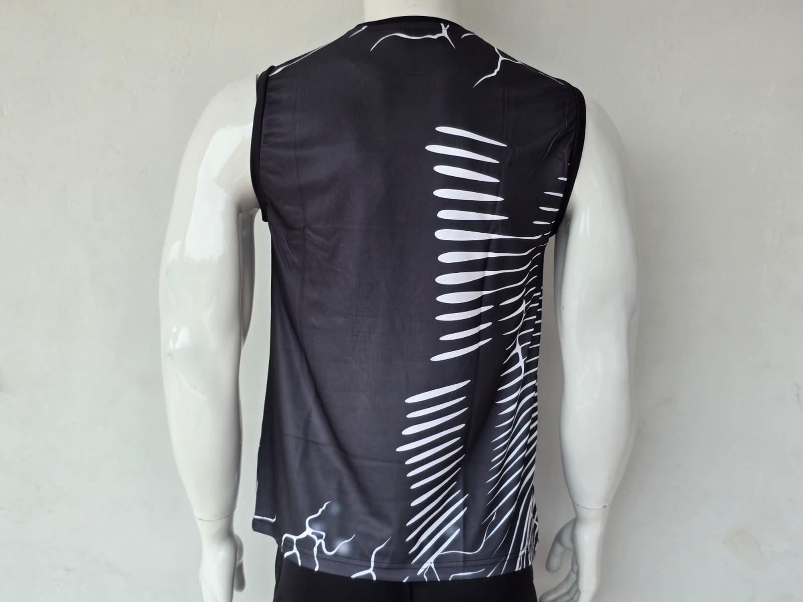 REAL MADRID 2024 - 2025 PANTHER TRAINING EMBROIDERY BLACK JERSEY SLEEVELESS