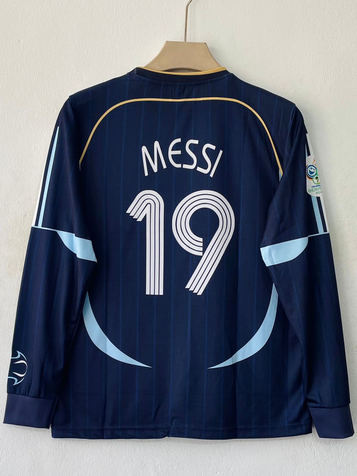ARGENTINA 2006 FULL SLEEVE EMBROIDERY PREMIUM AWAY JERSEY MESSI