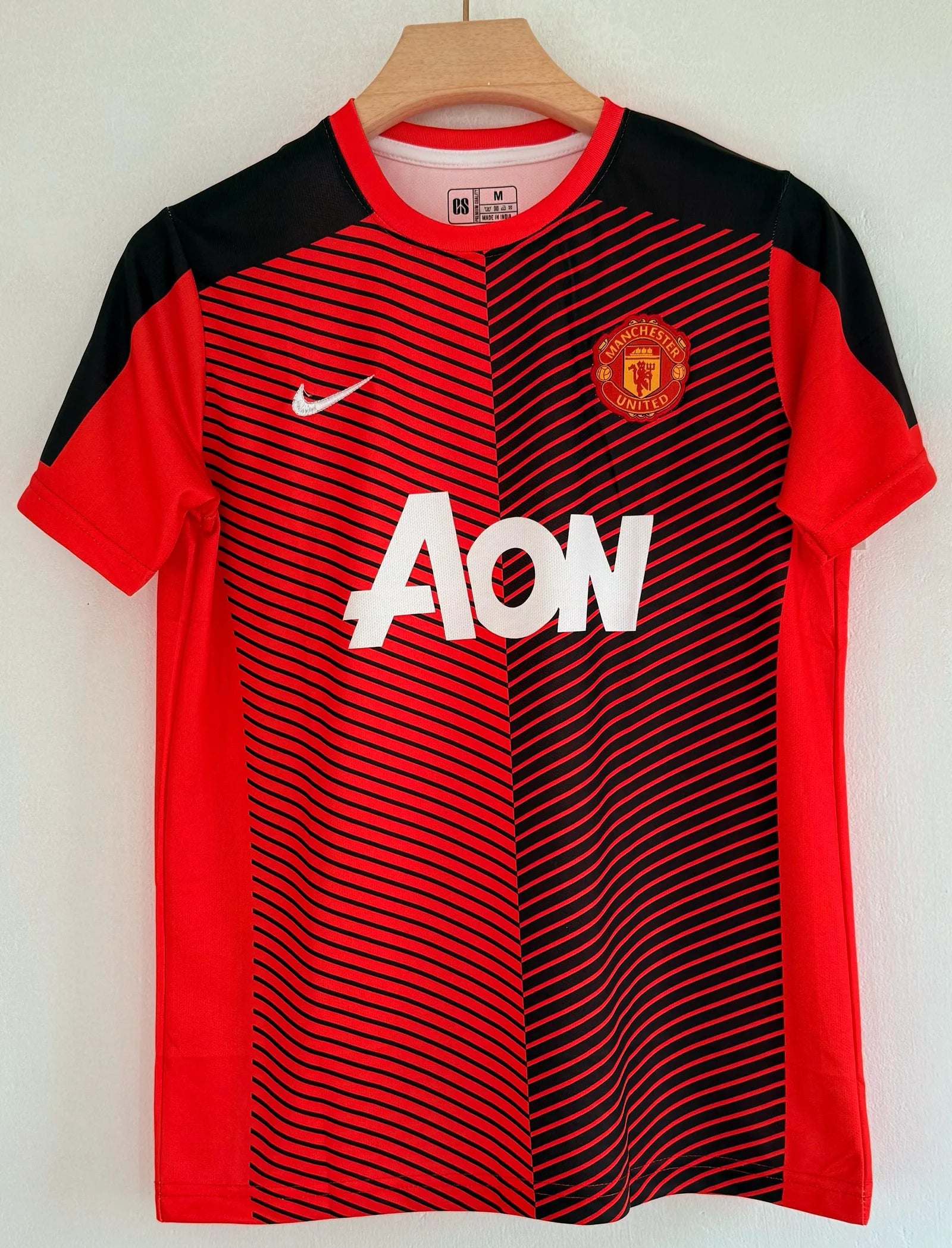 MANCHESTER UNITED 2014 - 2015 TRAINING KIT EMBROIDERY
