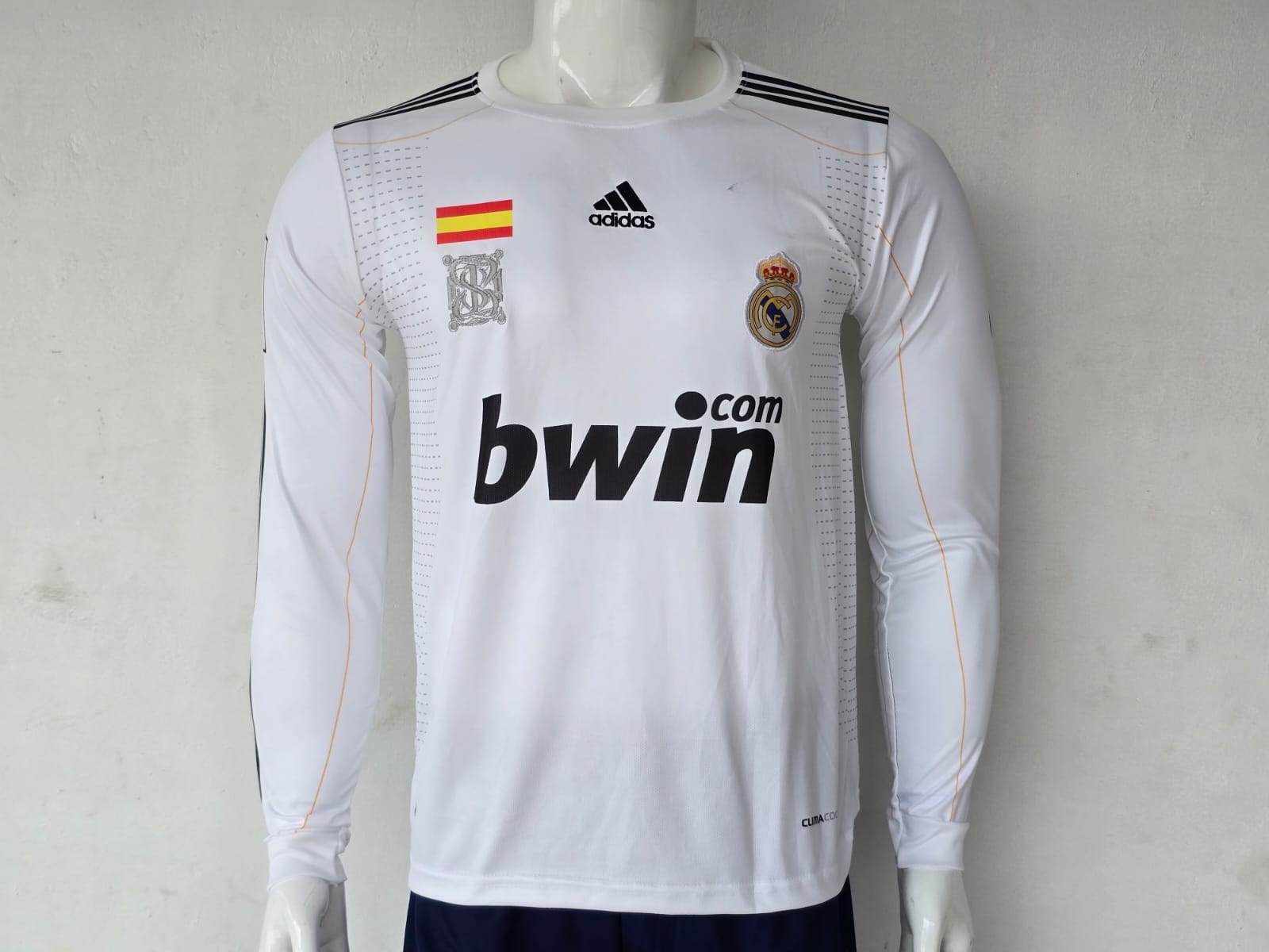 REAL MADRID 2009 - 2010 FULL SLEEVE HOME JERSEY EMBROIDERY RONALDO