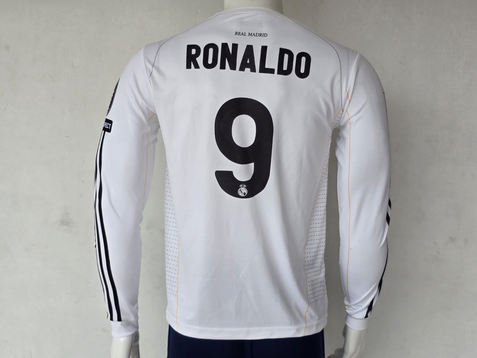 REAL MADRID 2009 - 2010 FULL SLEEVE HOME JERSEY EMBROIDERY RONALDO