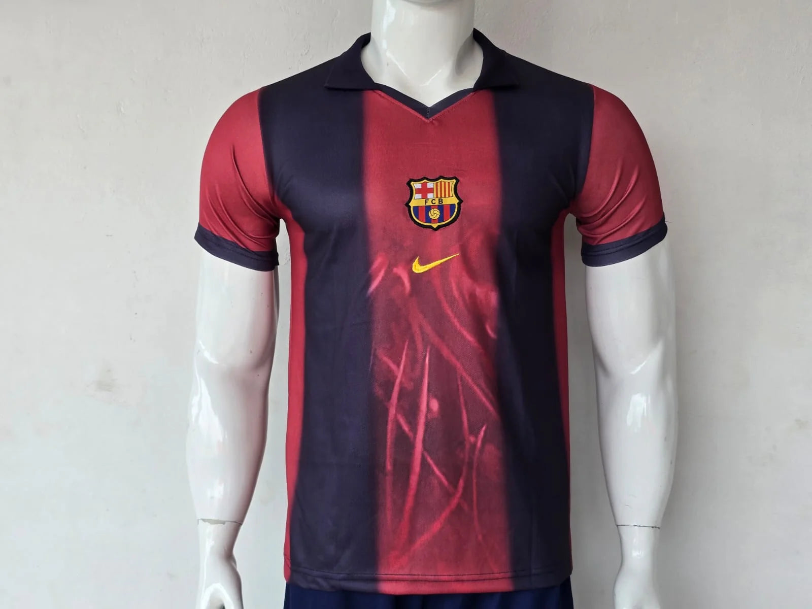 FC BARCELONA X TRAVIS SCOTT EDITION COLLAR EMBROIDERY