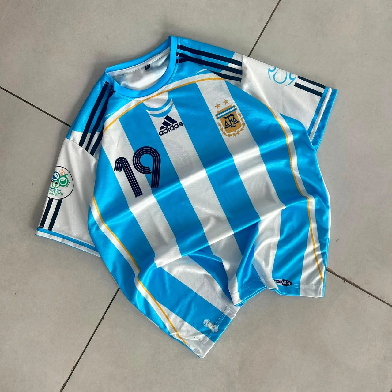 ARGENTINA 2006 HOME JERSEY PREMIUM RETRO MESSI