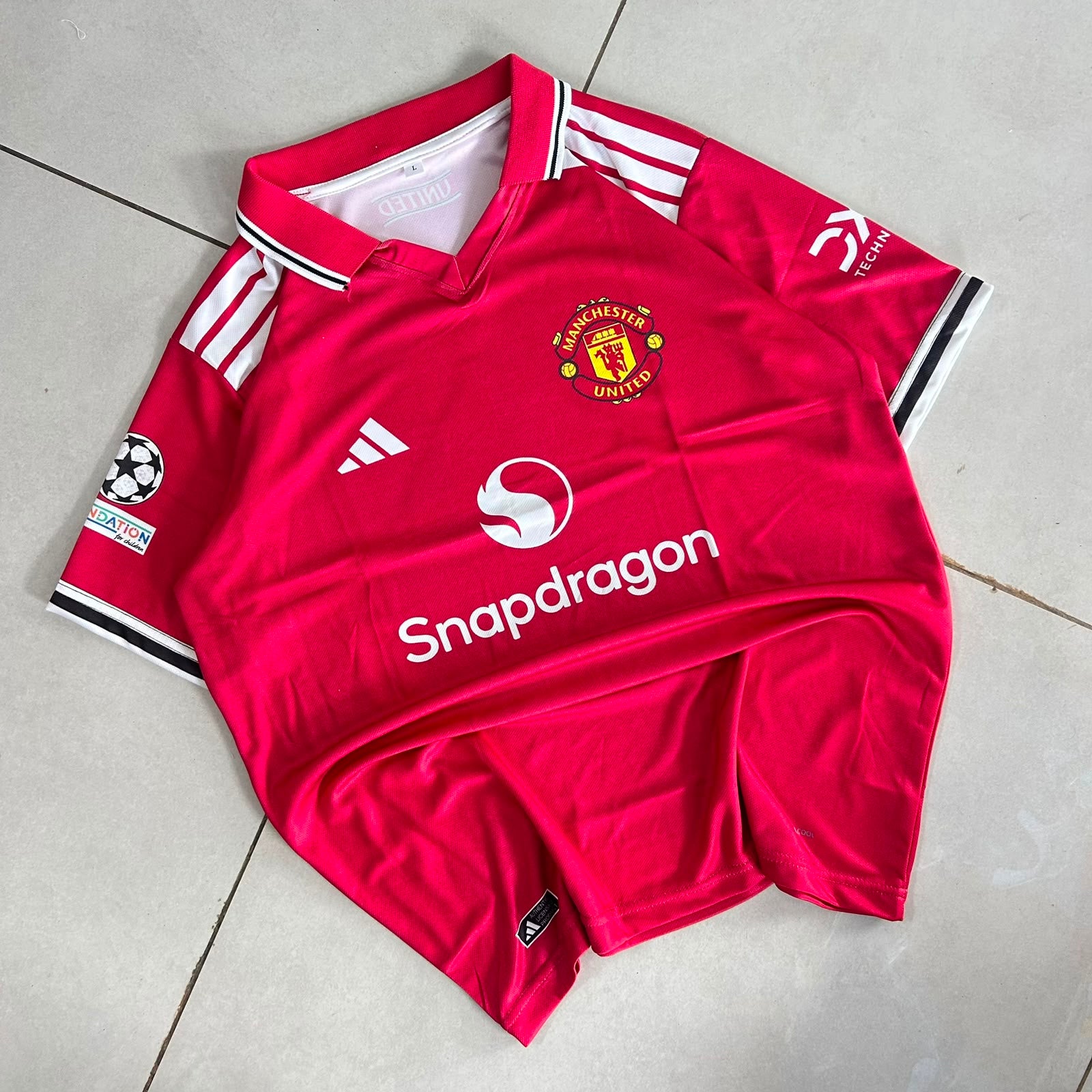 MANCHESTER UNITED 2026 - 2027 HOME JERSEY PREMIUM COLLAR B.FERNANDES