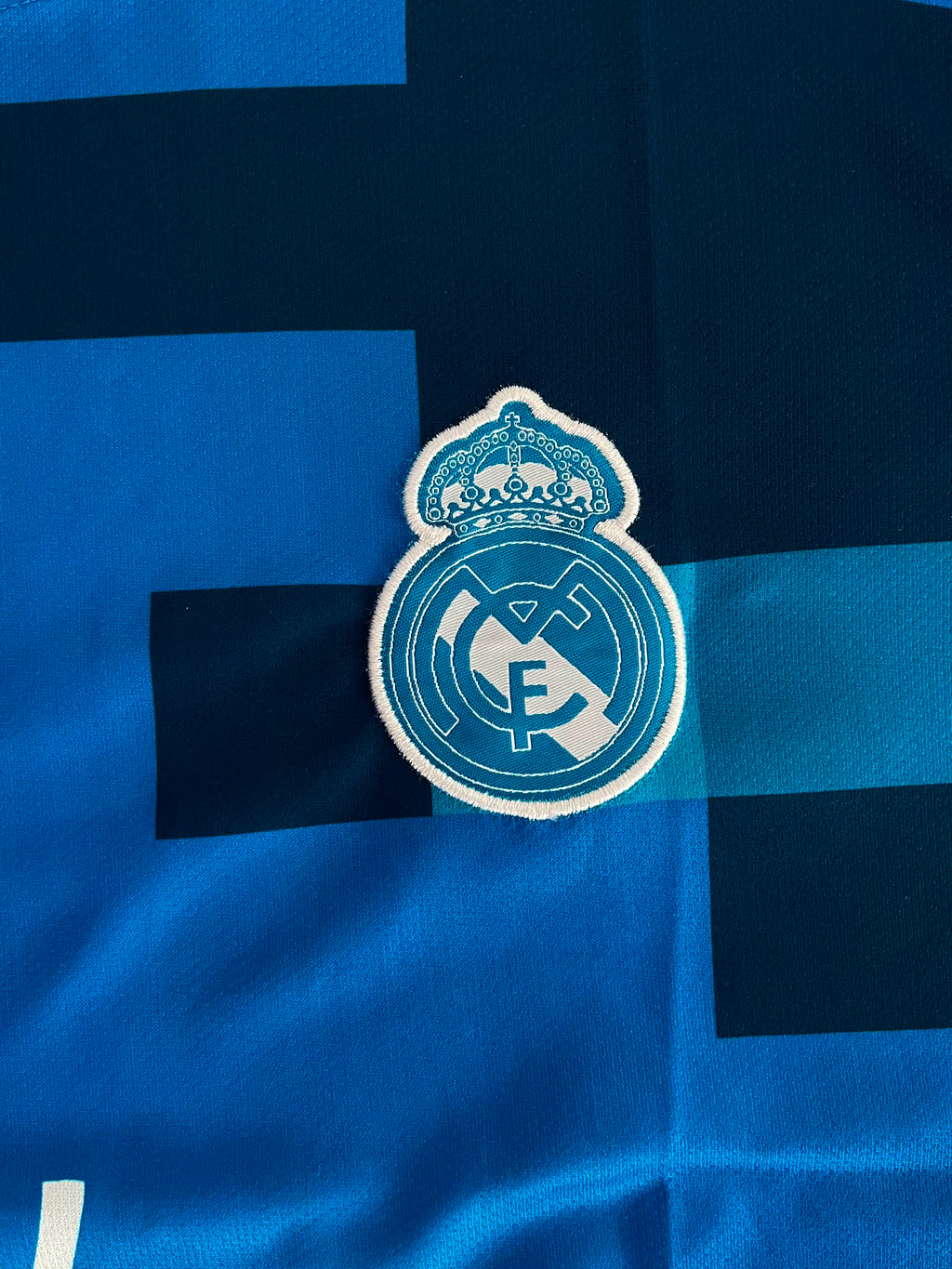 REAL MADRID 2017 - 2018 THIRD KIT PREMIUM EMBROIDERY RONALDO