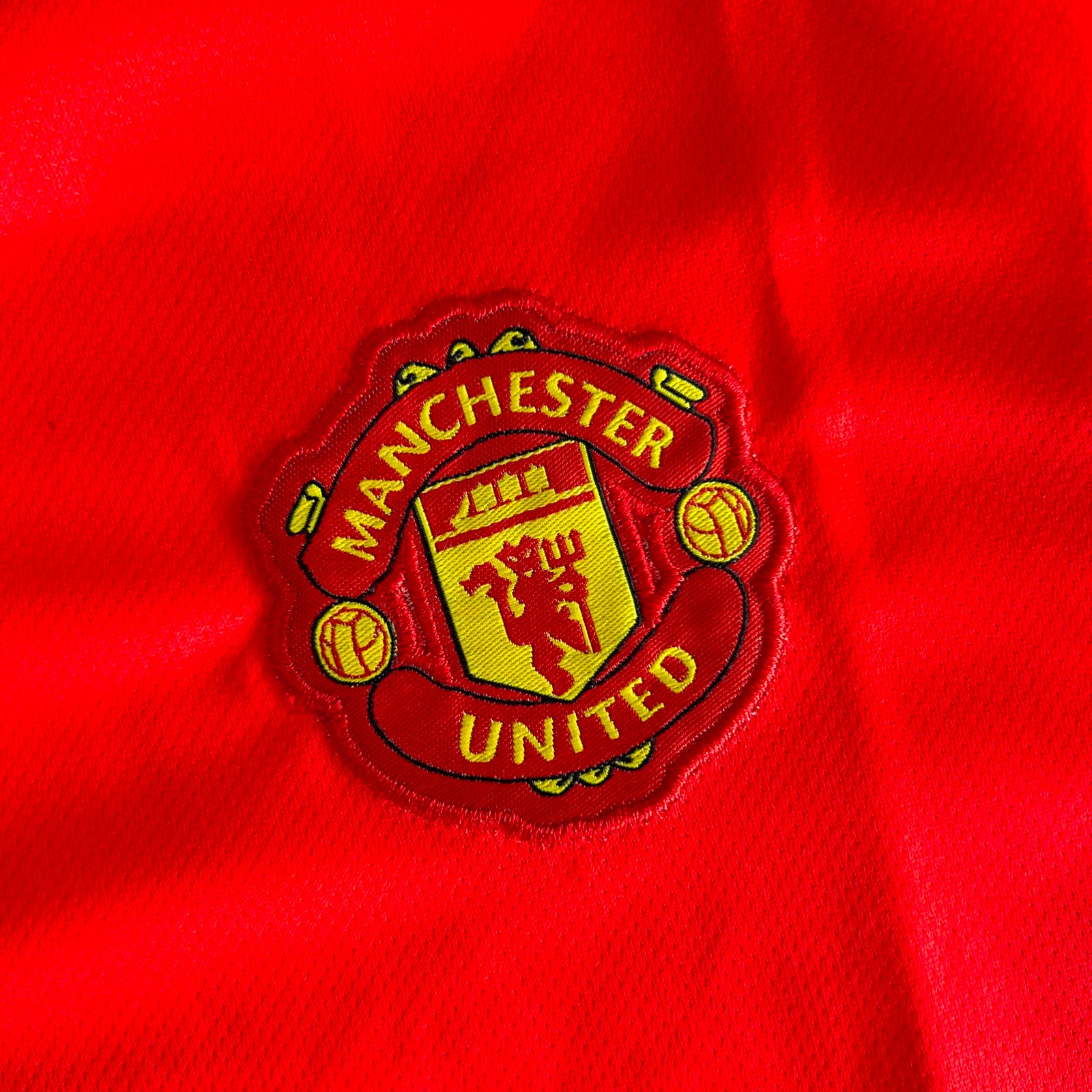 MANCHESTER UNITED 2002 - 2004 RETRO HOME JERSEY EMBROIDERY BECKHAM