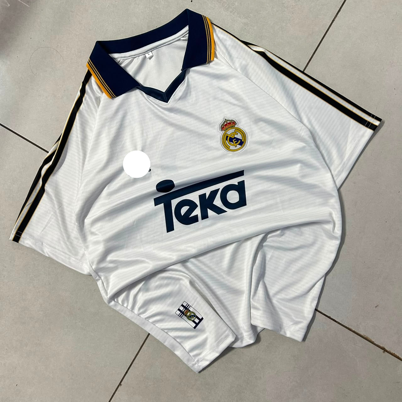 REAL MADRID 1999 - 2000 RETRO HOME JERSEY FIVE SLEEVE EMBROIDERY R.CARLOS