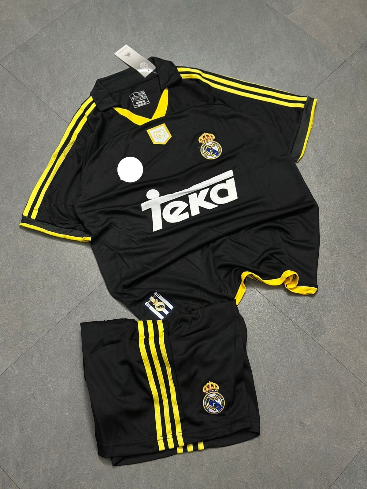 REAL MADRID 1999 - 2000 RETRO AWAY KIT SET IMPORTED