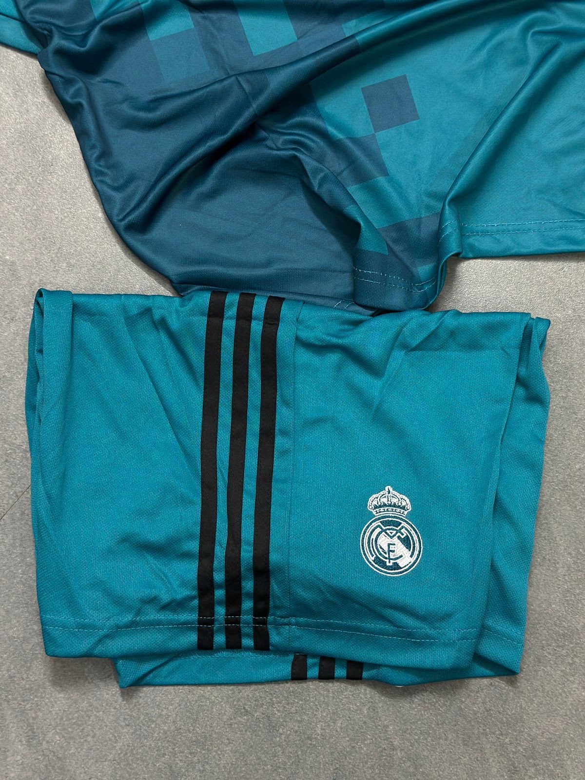 REAL MADRID 2017 - 2018 THIRD KIT SET IMPORTED