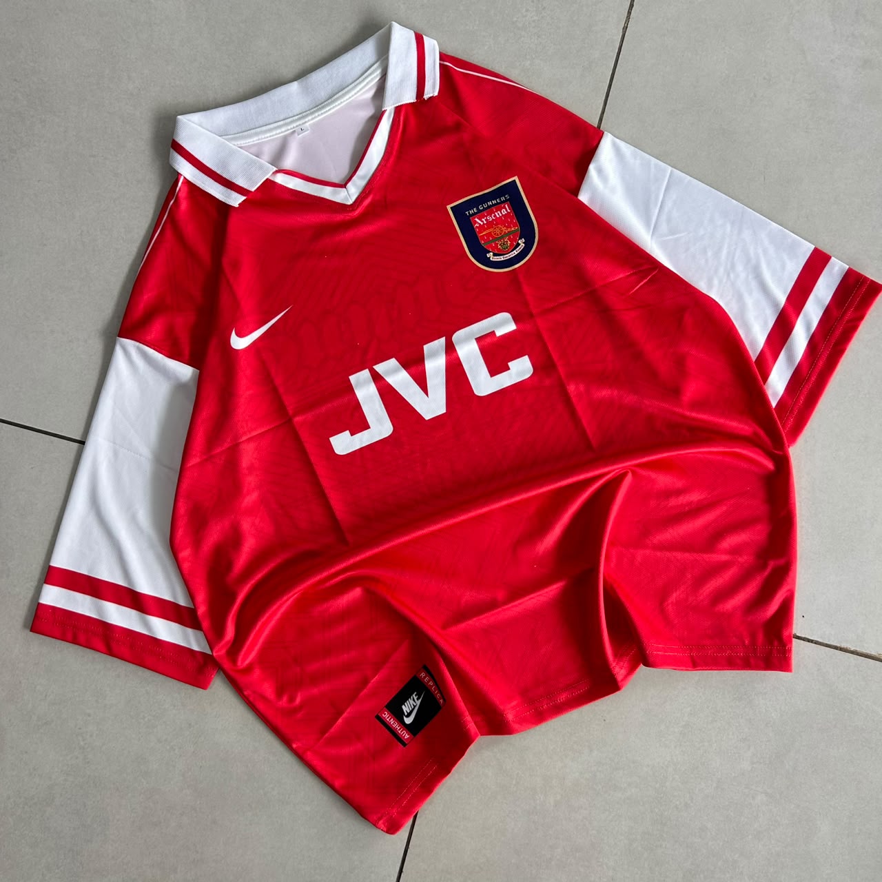 ARSENAL 1996 - 1998 RETRO HOME JERSEY COLLAR OVERSIVED BERGKAMP