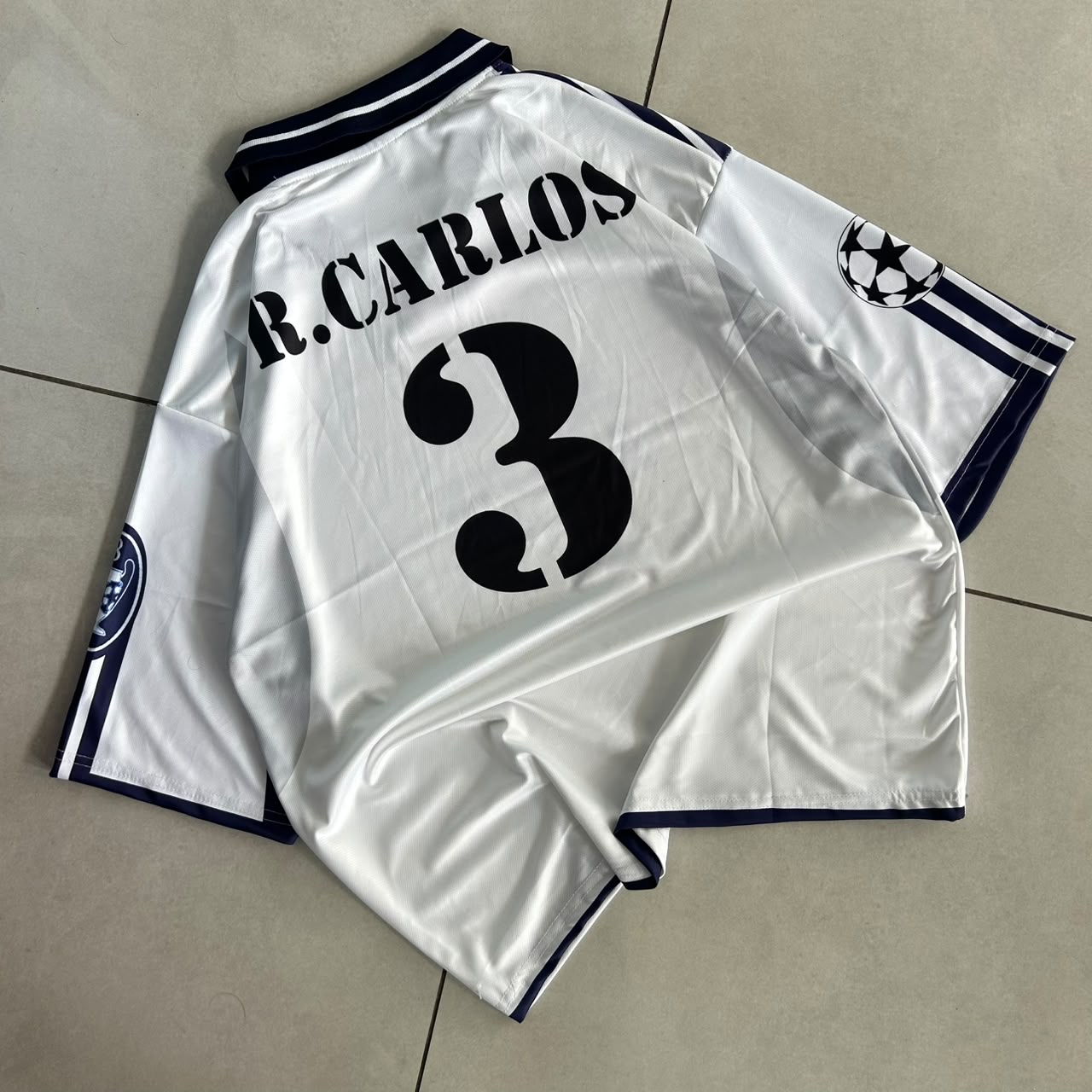 REAL MADRID 2000 - 2001 RETRO HOME JERSEY COLLAR FIVE SLEEVE R.CARLOS