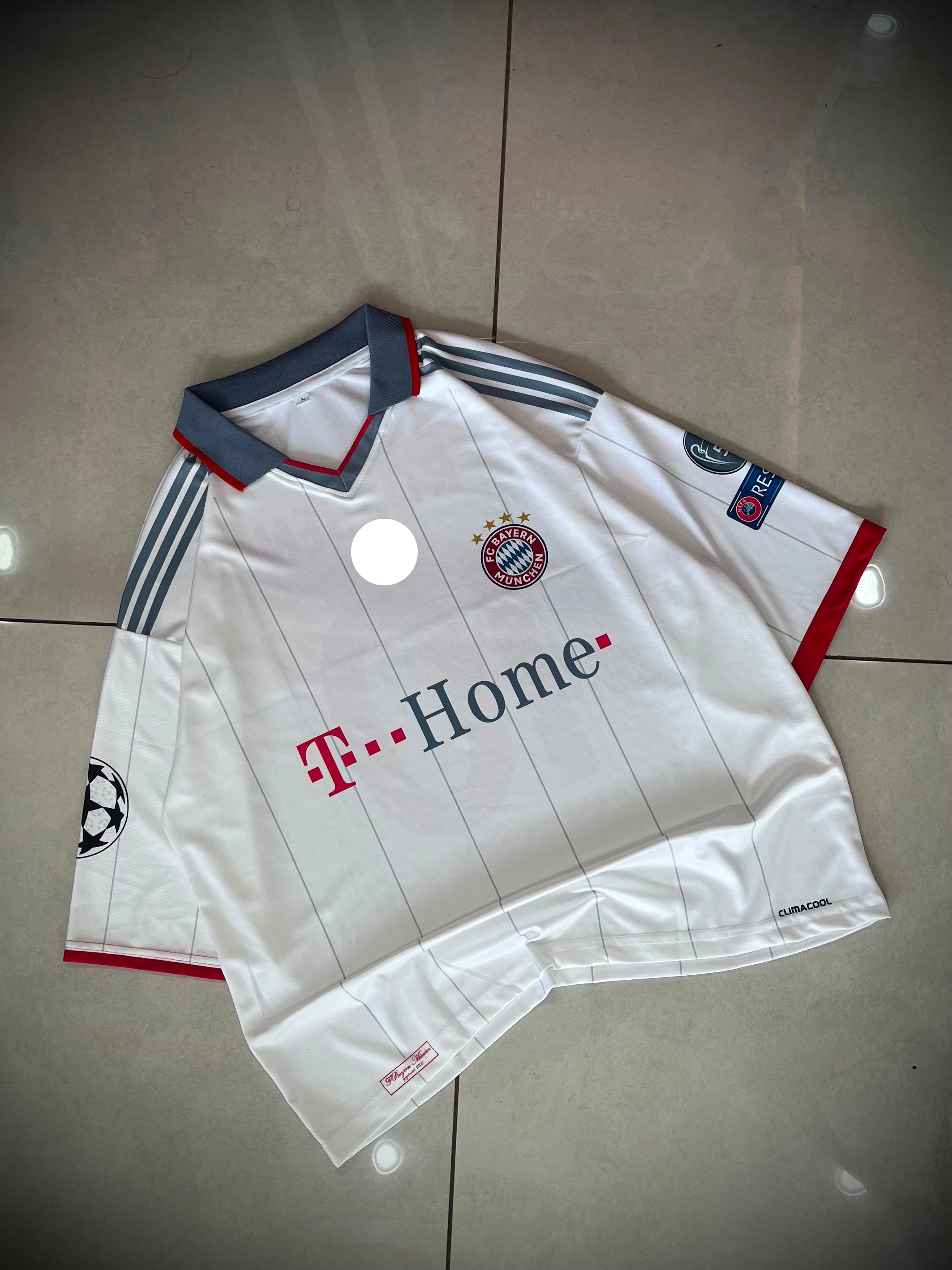BAYERN MUNICH 2009 - 2010 COLLAR FIVE SLEEVE THIRD JERSEY ROBBEN