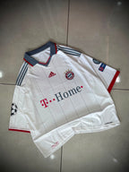 BAYERN MUNICH 2009 - 2010 COLLAR FIVE SLEEVE THIRD JERSEY ROBBEN