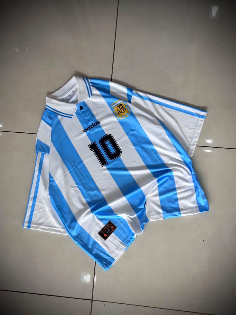 ARGENTINA 1994 RETRO COLLAR FIVE SLEEVE HOME JERSEY MARADONA