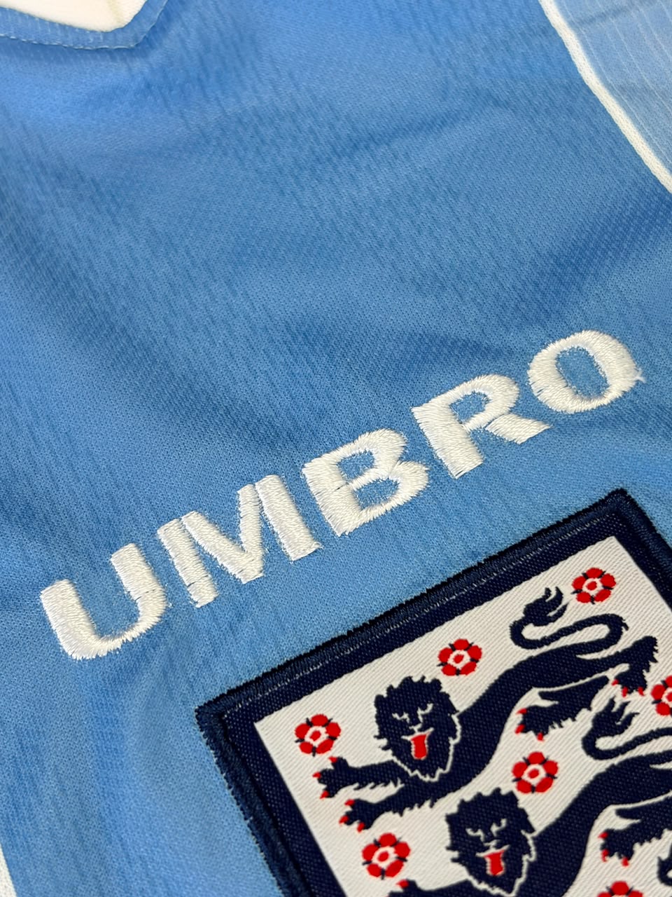 ENGLAND 1996 COLLAR FULL SLEEVE RETRO AWAY JERSEY EMBROIDERY BECKHAM