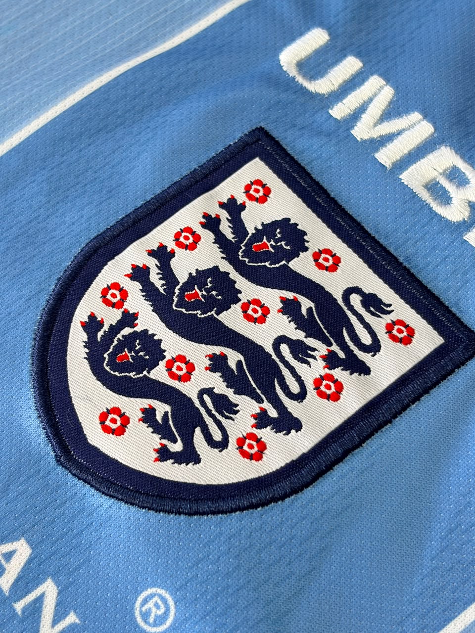 ENGLAND 1996 COLLAR FULL SLEEVE RETRO AWAY JERSEY EMBROIDERY BECKHAM