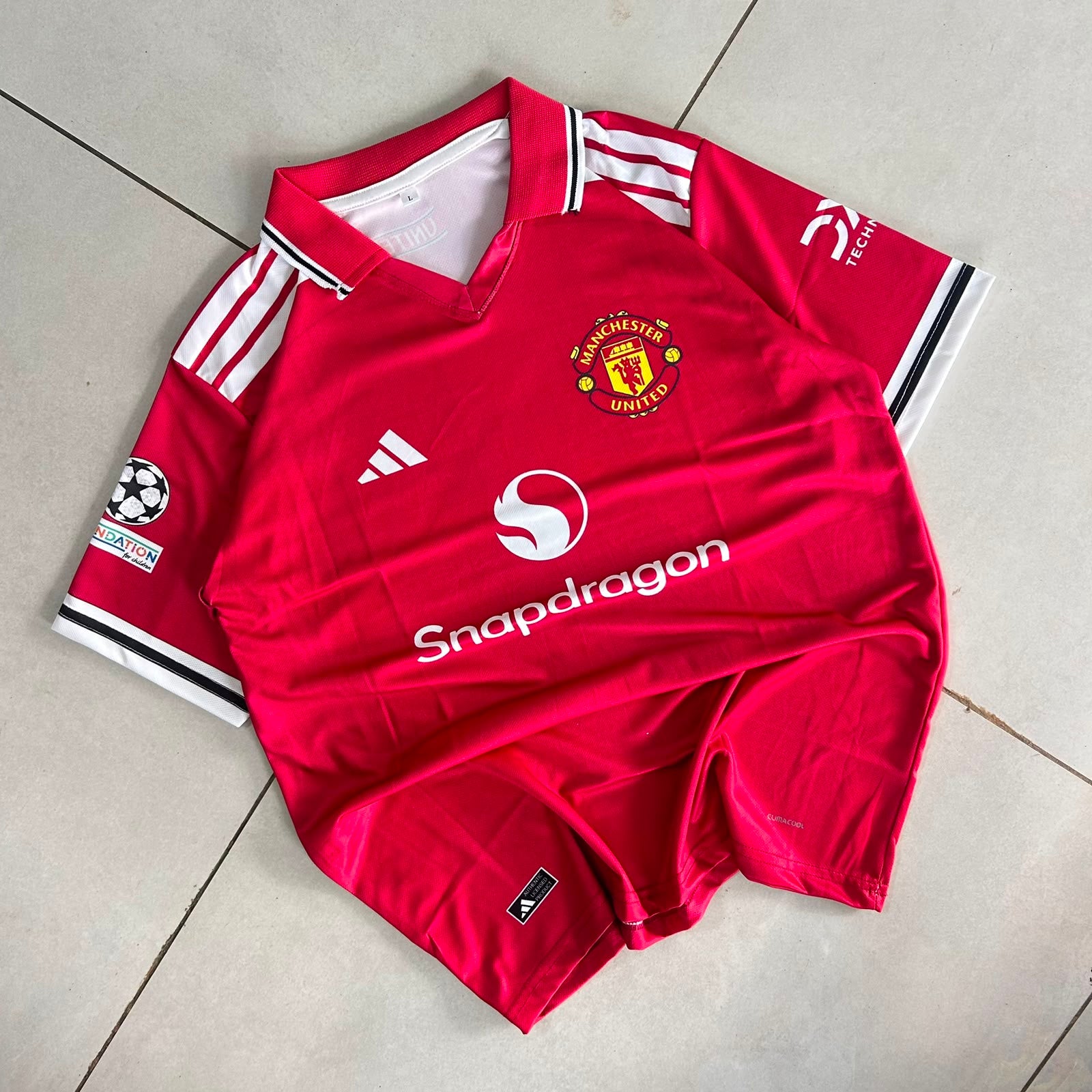 MANCHESTER UNITED 2026 - 2027 HOME JERSEY PREMIUM COLLAR B.FERNANDES
